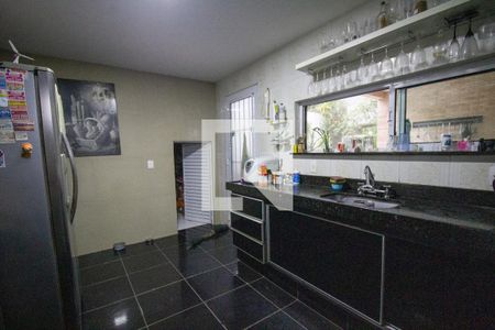 Casa à venda com 570m², 6 quartos e 6 vagasCozinha