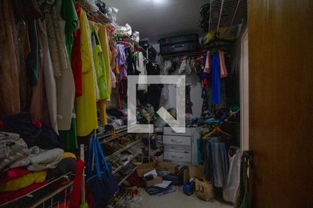 Casa à venda com 570m², 6 quartos e 6 vagasCloset da Suíte 2