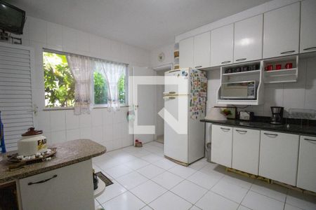 Casa à venda com 570m², 6 quartos e 6 vagasCozinha