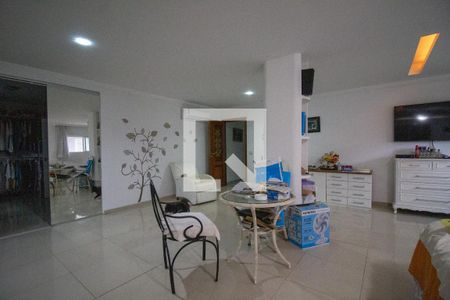 Casa à venda com 570m², 6 quartos e 6 vagasSuíte 1 da Casa 2