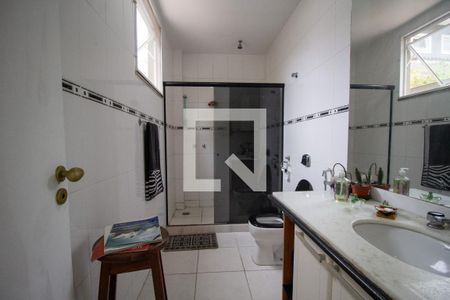 Casa à venda com 570m², 6 quartos e 6 vagasBanheiro da Suíte 3