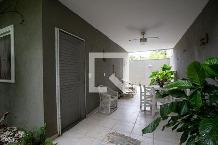 Casa à venda com 570m², 6 quartos e 6 vagasVaranda da Casa 1