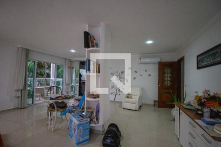 Casa à venda com 570m², 6 quartos e 6 vagasSuíte 1 da Casa 2