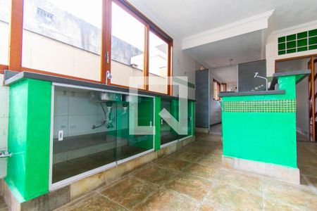 Casa à venda com 200m², 4 quartos e 2 vagas Casa à venda com 200m², 4 quartos e 2 vagasCozinha