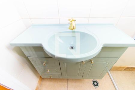 Casa à venda com 200m², 4 quartos e 2 vagas Casa à venda com 200m², 4 quartos e 2 vagasBanheiro Corredor