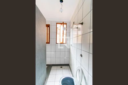 Casa à venda com 200m², 4 quartos e 2 vagas Casa à venda com 200m², 4 quartos e 2 vagasBanheiro de Serviço