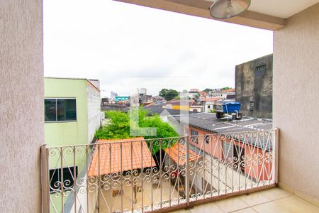 Casa à venda com 200m², 4 quartos e 2 vagas Casa à venda com 200m², 4 quartos e 2 vagasVaranda da Suíte