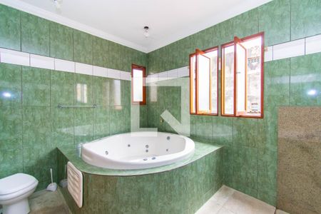 Casa à venda com 200m², 4 quartos e 2 vagas Casa à venda com 200m², 4 quartos e 2 vagasBanheiro da Suíte