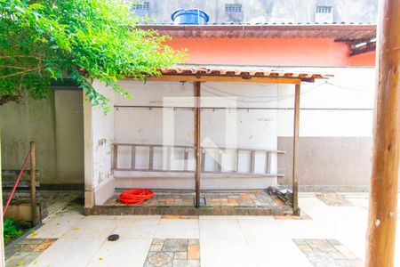 Casa à venda com 200m², 4 quartos e 2 vagas Casa à venda com 200m², 4 quartos e 2 vagasQuintal