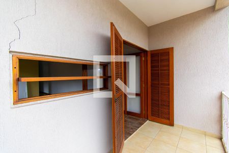 Casa à venda com 200m², 4 quartos e 2 vagas Casa à venda com 200m², 4 quartos e 2 vagasVaranda da Suíte