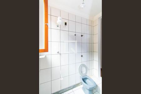 Casa à venda com 200m², 4 quartos e 2 vagas Casa à venda com 200m², 4 quartos e 2 vagasBanheiro de Serviço