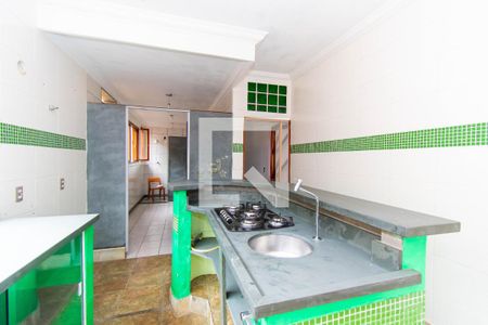 Casa à venda com 200m², 4 quartos e 2 vagas Casa à venda com 200m², 4 quartos e 2 vagasCozinha