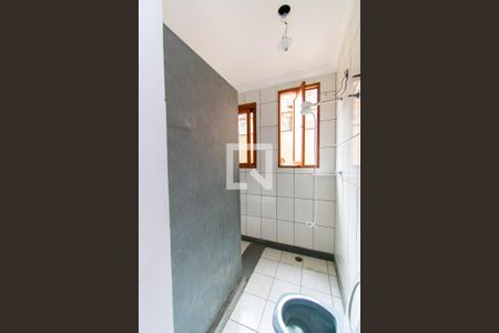 Casa à venda com 200m², 4 quartos e 2 vagas Casa à venda com 200m², 4 quartos e 2 vagasBanheiro de Serviço