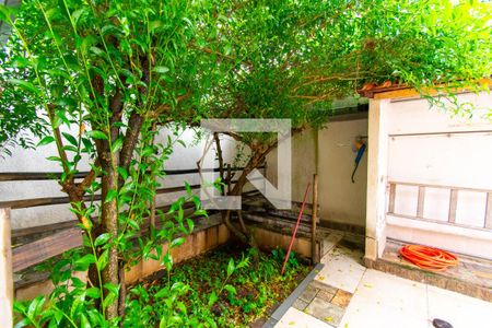 Casa à venda com 200m², 4 quartos e 2 vagas Casa à venda com 200m², 4 quartos e 2 vagasQuintal