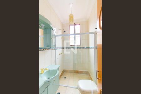 Casa à venda com 200m², 4 quartos e 2 vagas Casa à venda com 200m², 4 quartos e 2 vagasBanheiro Corredor