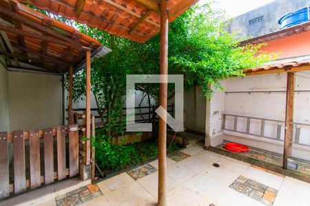 Casa à venda com 200m², 4 quartos e 2 vagas Casa à venda com 200m², 4 quartos e 2 vagasQuintal