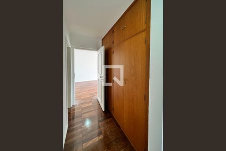 Corredor de apartamento à venda com 3 quartos, 132m² em Vila Uberabinha, São Paulo