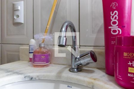 Casa à venda com 220m², 4 quartos e 5 vagasBanheiro da suíte 2