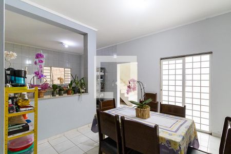 Casa à venda com 220m², 4 quartos e 5 vagasSala de jantar