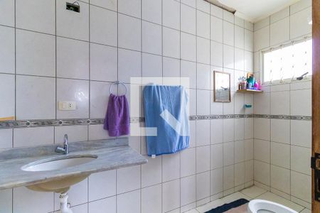 Casa à venda com 220m², 4 quartos e 5 vagasBanheiro social