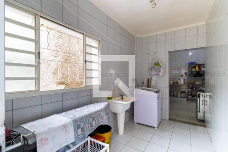 Casa à venda com 220m², 4 quartos e 5 vagasÁrea de serviço