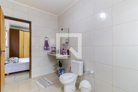 Casa à venda com 220m², 4 quartos e 5 vagasBanheiro da suíte 1