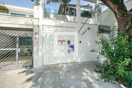 Casa à venda com 307m², 6 quartos e 3 vagas Casa à venda com 307m², 6 quartos e 3 vagasFachada