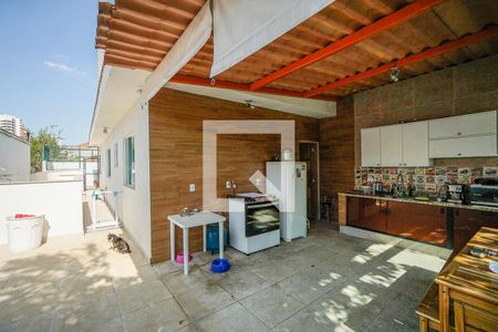 Casa à venda com 307m², 6 quartos e 3 vagas Casa à venda com 307m², 6 quartos e 3 vagasQuintal