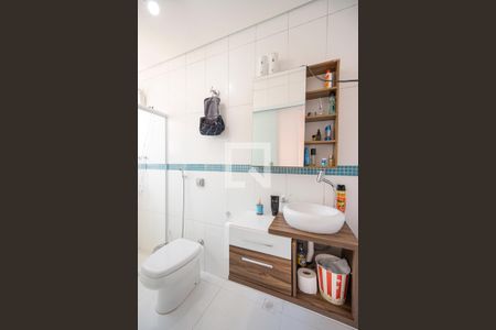 Casa à venda com 307m², 6 quartos e 3 vagas Casa à venda com 307m², 6 quartos e 3 vagasBanheiro da suíte 02