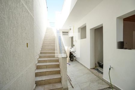 Casa à venda com 307m², 6 quartos e 3 vagas Casa à venda com 307m², 6 quartos e 3 vagasEscada