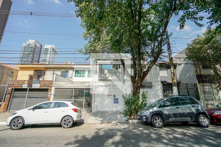 Casa à venda com 307m², 6 quartos e 3 vagas Casa à venda com 307m², 6 quartos e 3 vagasFachada