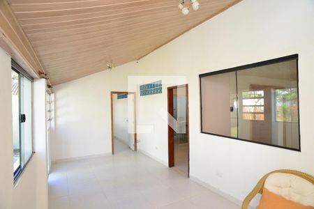Sala de casa para alugar com 1 quarto, 140m² em Barra da Tijuca, Rio de Janeiro