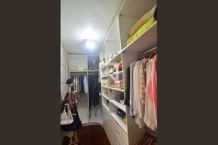Casa à venda com 240m², 5 quartos e 3 vagasCloset