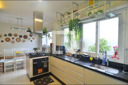 Casa à venda com 240m², 5 quartos e 3 vagasCozinha