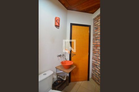 Casa à venda com 240m², 5 quartos e 3 vagasBanheiro 2