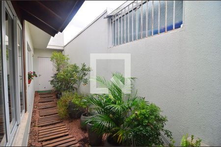 Casa à venda com 240m², 5 quartos e 3 vagasPátio