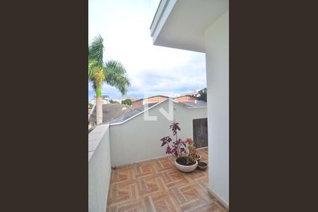 Casa à venda com 240m², 5 quartos e 3 vagasSacada Quarto 2