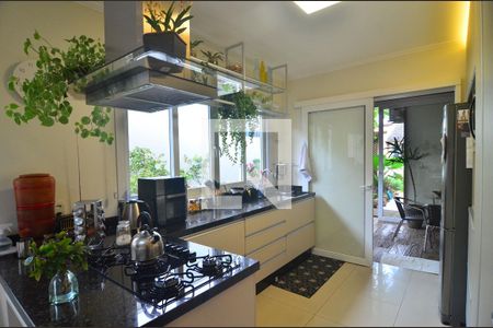 Casa à venda com 240m², 5 quartos e 3 vagasCozinha