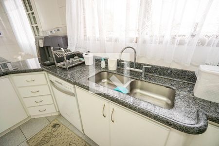 Apartamento à venda com 200m², 3 quartos e 2 vagas Apartamento à venda com 200m², 3 quartos e 2 vagasPia