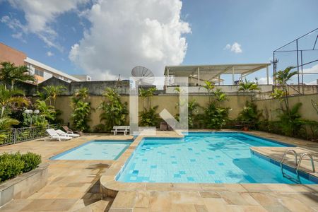 Apartamento à venda com 200m², 3 quartos e 2 vagas Apartamento à venda com 200m², 3 quartos e 2 vagasPiscina