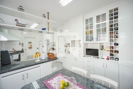 Apartamento à venda com 200m², 3 quartos e 2 vagas Apartamento à venda com 200m², 3 quartos e 2 vagasCopa
