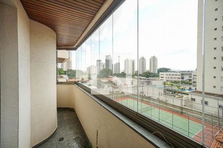 Apartamento à venda com 200m², 3 quartos e 2 vagas Apartamento à venda com 200m², 3 quartos e 2 vagasVaranda da suíte