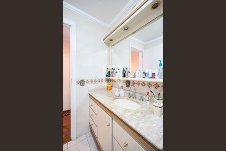 Apartamento à venda com 200m², 3 quartos e 2 vagas Apartamento à venda com 200m², 3 quartos e 2 vagasBanheiro social