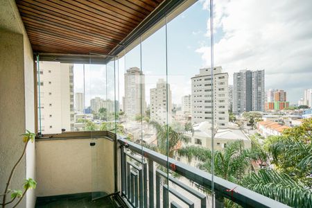 Apartamento à venda com 200m², 3 quartos e 2 vagas Apartamento à venda com 200m², 3 quartos e 2 vagasVaranda