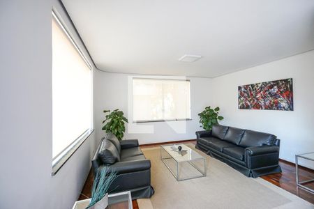 Apartamento à venda com 200m², 3 quartos e 2 vagas Apartamento à venda com 200m², 3 quartos e 2 vagasHall social