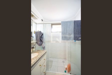 Apartamento à venda com 200m², 3 quartos e 2 vagas Apartamento à venda com 200m², 3 quartos e 2 vagasBanheiro da suíte