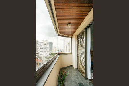 Apartamento à venda com 200m², 3 quartos e 2 vagas Apartamento à venda com 200m², 3 quartos e 2 vagasVaranda da suíte