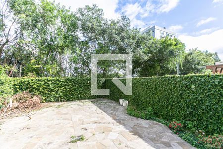 Casa para alugar com 233m², 4 quartos e 4 vagas Casa para alugar com 233m², 4 quartos e 4 vagasÁrea Externa