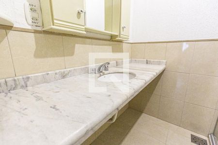Casa para alugar com 233m², 4 quartos e 4 vagas Casa para alugar com 233m², 4 quartos e 4 vagasBanheiro do Quarto 4