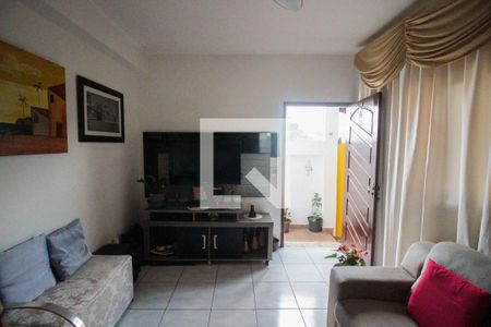 Sala de casa para alugar com 3 quartos, 230m² em Itaquera, São Paulo